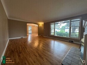 Building Photo - 701 W Cottage Ave