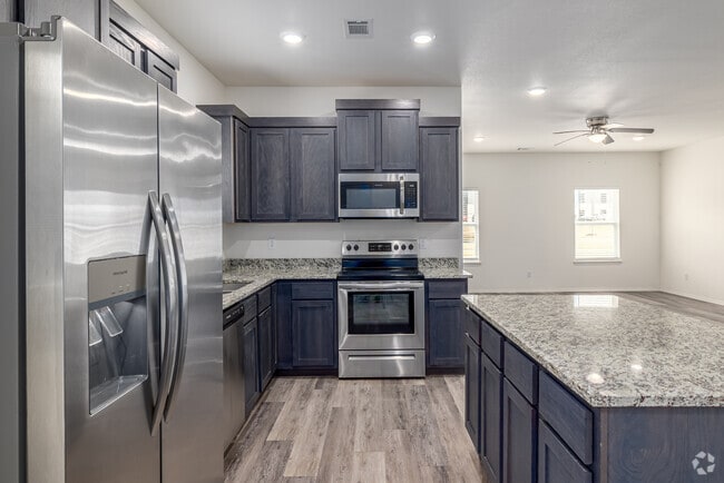 3BR, 3.5BA - 1,750SF - Kitchen - Towne West