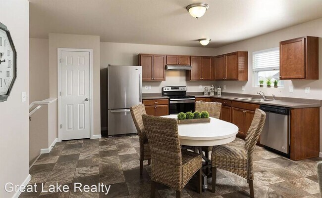 Building Photo - 3 br, 2 bath House - 1106 Pinewood Drive