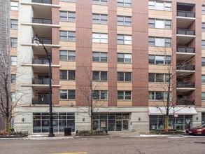 Building Photo - 873 N Larrabee St