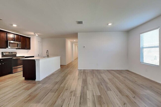 Foto del edificio - 10528 Sewell Cir