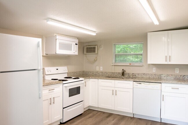 Foto del edificio - 2177 Longwood Lake Mary Rd