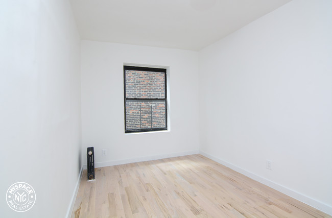 Foto del edificio - 220 E 23rd St