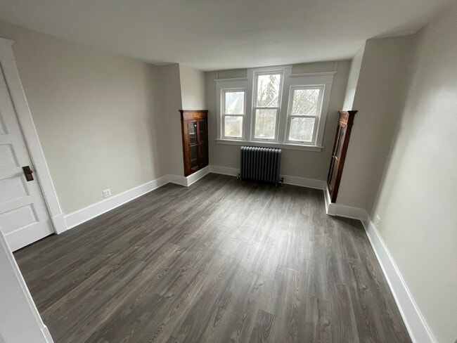 Building Photo - 2014 Hertel Ave