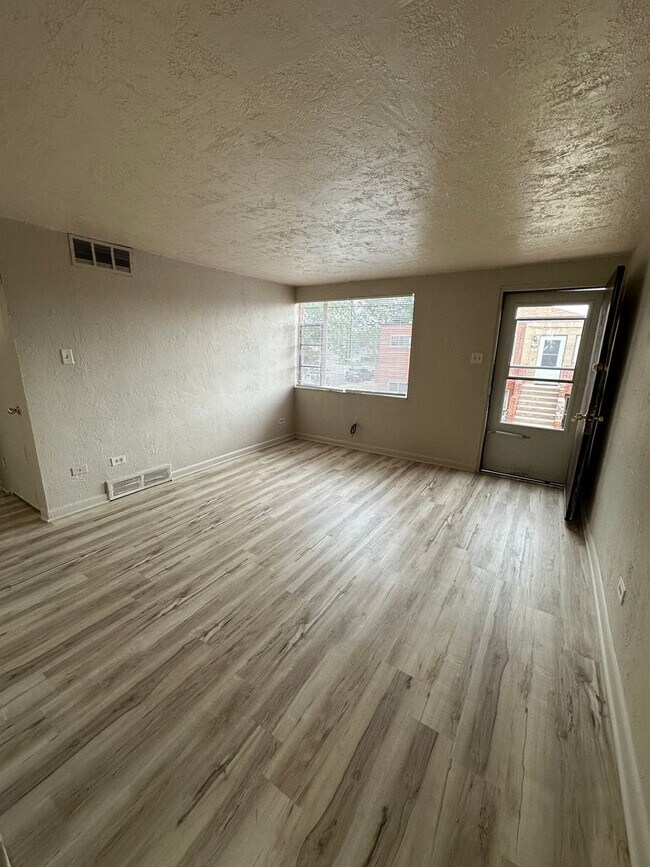Foto del edificio - 2607 Poplar Ct