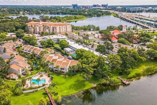Foto del edificio - 320 Lakeview St