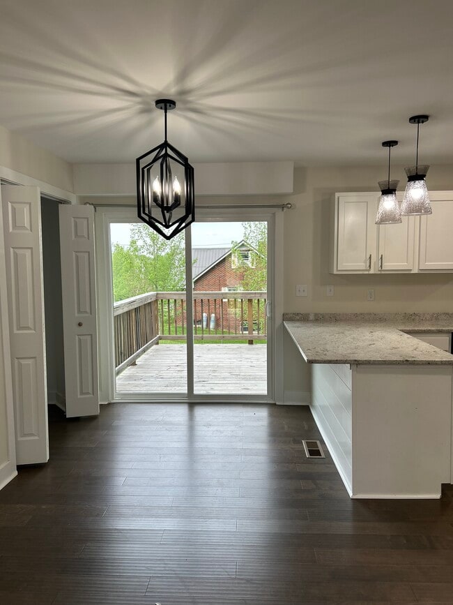 Building Photo - 234 Linwood Dr