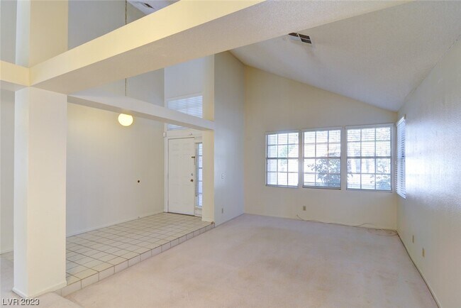Building Photo - 217 S White Cloud Cir