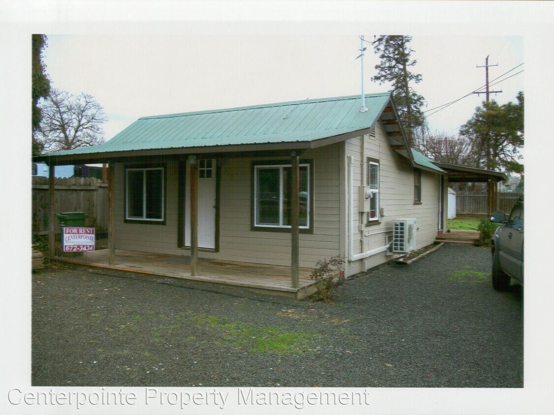 1 br, 1 bath House 513 L Street House Rental in Riddle, OR