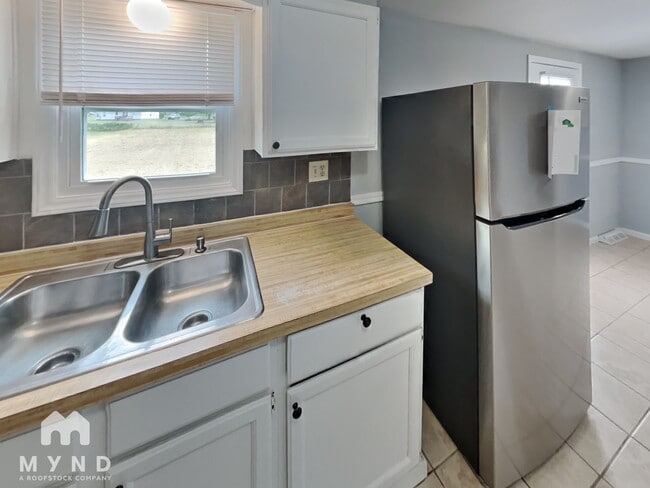 Building Photo - 5102 Willow Run Dr