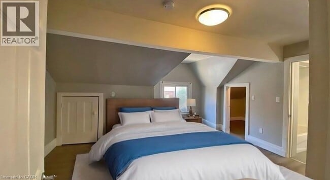 Building Photo - 72 Victoria Ave S