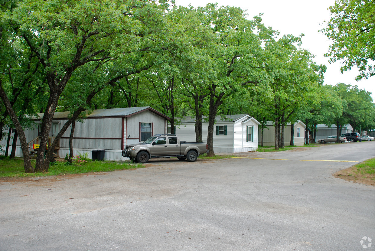 Building Photo - Thousand Oaks Mobile Home Park