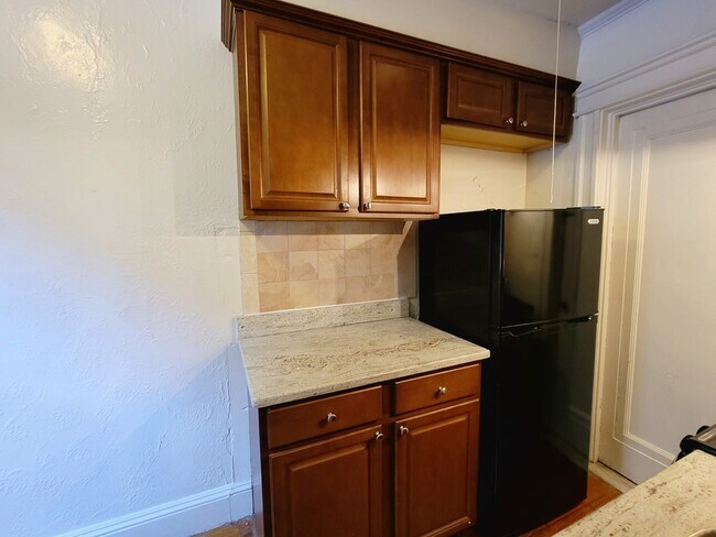 Building Photo - 114 Riverway