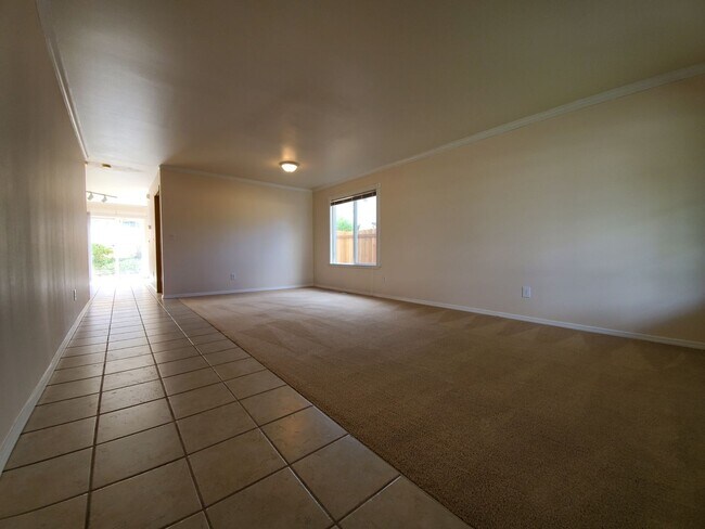 Building Photo - Charming 4-Bedroom Home in Peaceful Neighb...