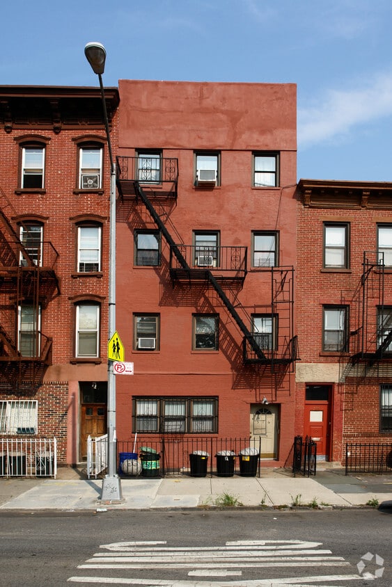 Building Photo - 576 6th Ave