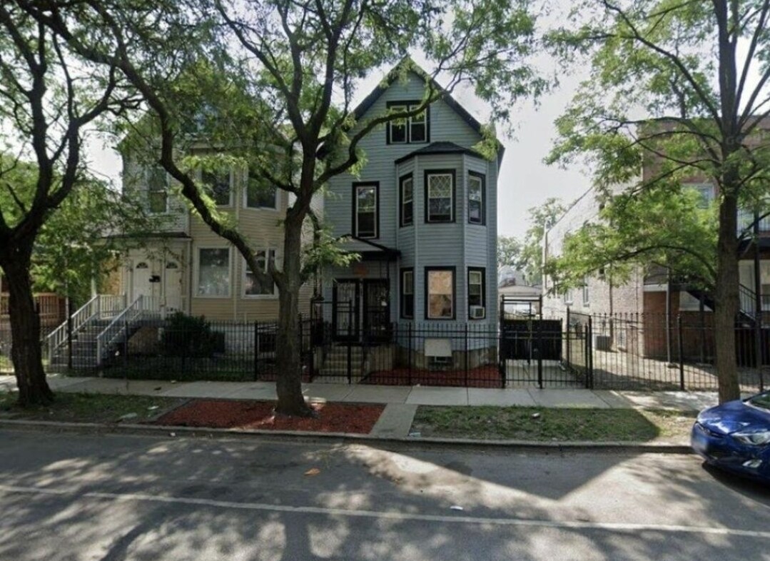 Primary Photo - 4223 W Augusta Blvd
