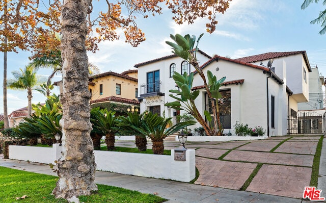 Building Photo - 217 S Maple Dr