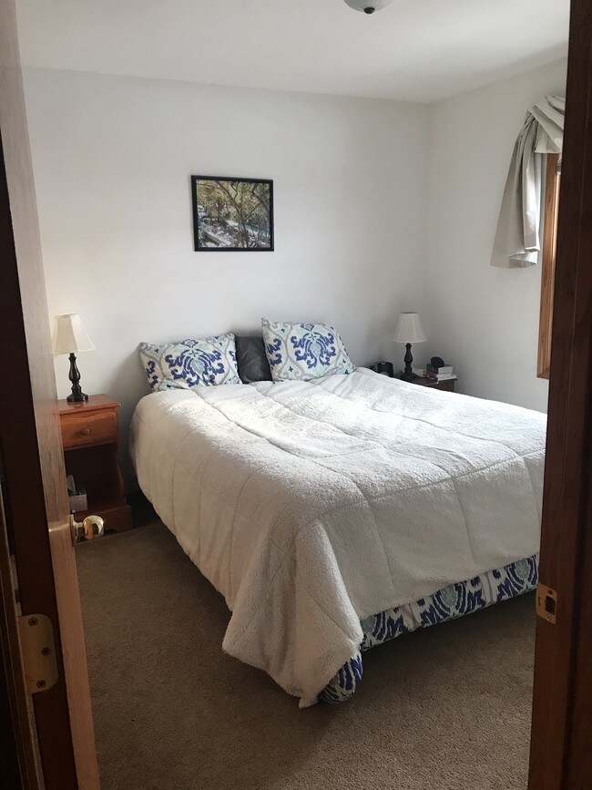 Foto del edificio - 300 Owen Rd