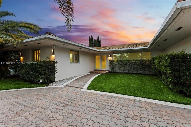 Foto del edificio - 12930 Oleander Rd