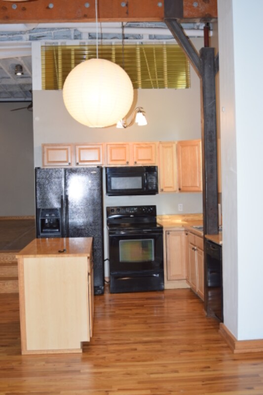 Building Photo - 1700 12th St S