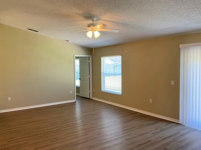 Building Photo - 2314 Umbrella Tree Dr