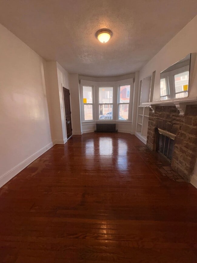 Foto del edificio - 1st Floor, 1-2 Bedroom Apartment with Yard in York City SD