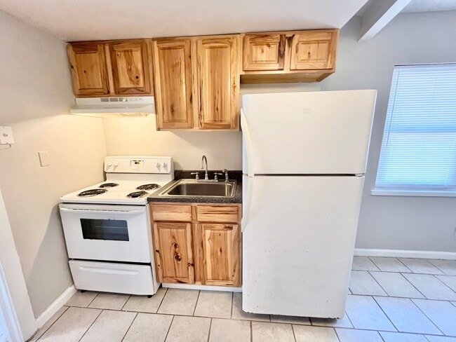 Building Photo - 2222 Zabel Dr