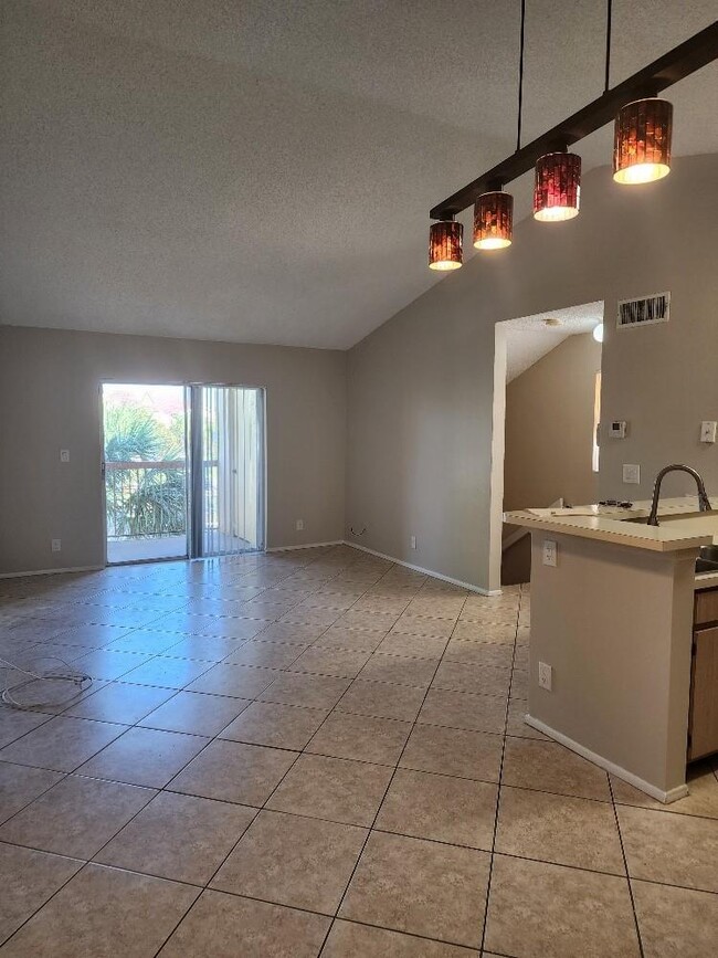 Building Photo - 7630 Westwood Dr