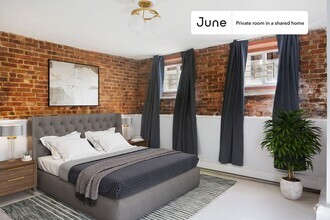 Building Photo - Private bedroom in 6 bed/2 bath Home