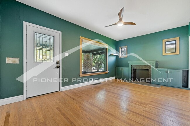 Building Photo - Charming Home with Central AC and Fenced Yard