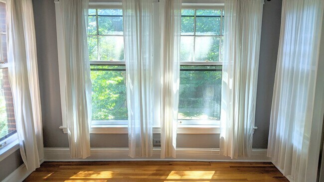 Sun room/office - 1129 Maple Ave