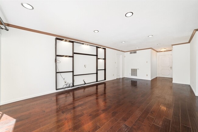 Foto del edificio - 5050 Ambassador Way