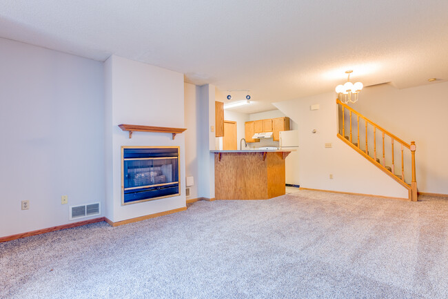 Living Room with fireplace - 4005 Wilshire Cir