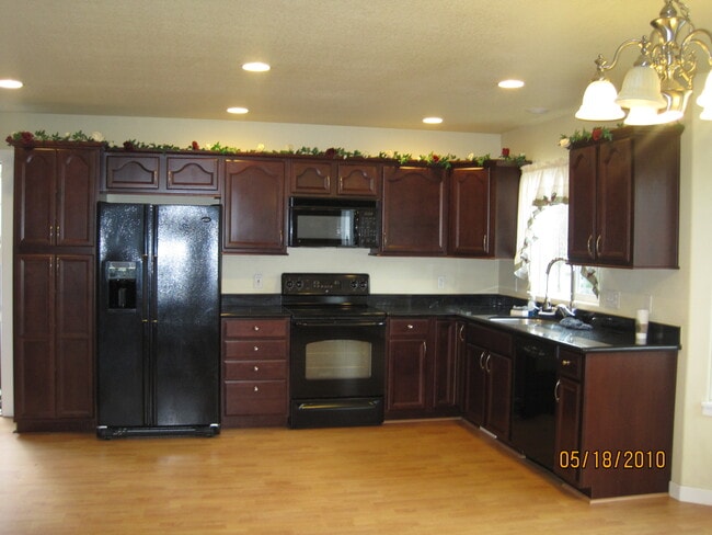 Building Photo - 4201 SE 94th Ave