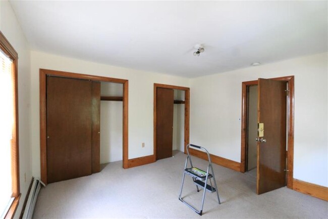 Building Photo - 63 Putnam St