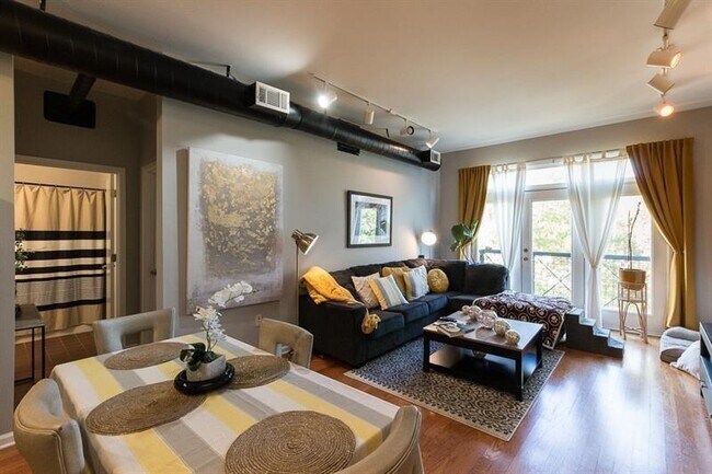 Foto del edificio - 5300 Peachtree Rd