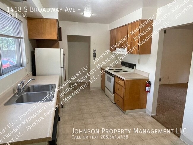 Building Photo - 1418 S Broadway Ave
