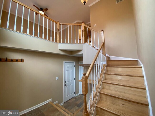 Foto del edificio - 6623 Frost Lake Ln