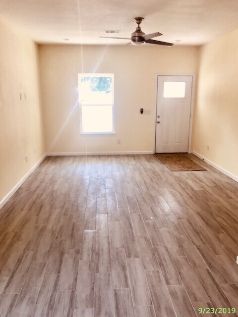 Foto del edificio - Located in a quiet subdivision in Montgome...