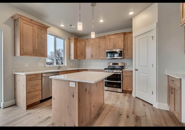Building Photo - 1579 W 2100 S