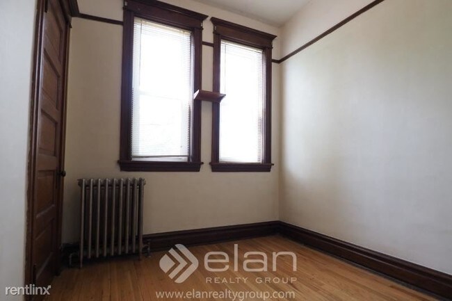 Building Photo - 1 br, 1 bath  - 1612 W BERTEAU Apt 2 Unit 2