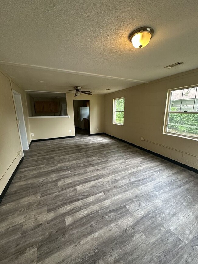 Foto del edificio - 1529 Mountain View Ct