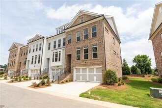 Building Photo - 7826 Laurel Crest Dr