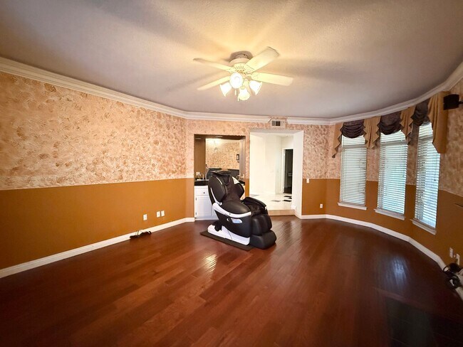 Building Photo - Stunning 4 Bed 4 Bath in gated Dove Canyon
