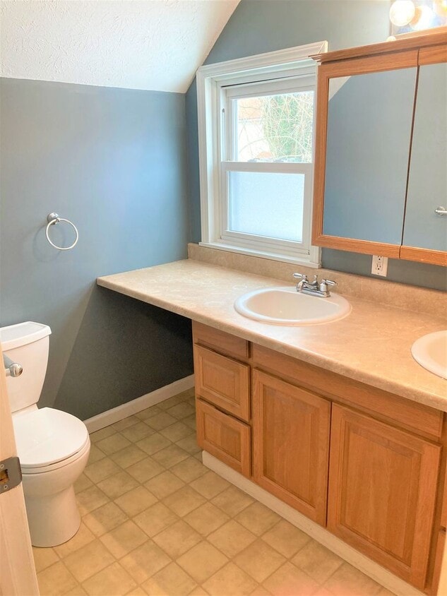 Building Photo - 313- Hudson Dr