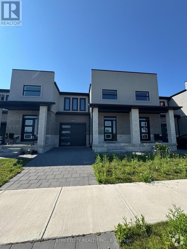 Building Photo - 6945 Royal Magnolia Ave