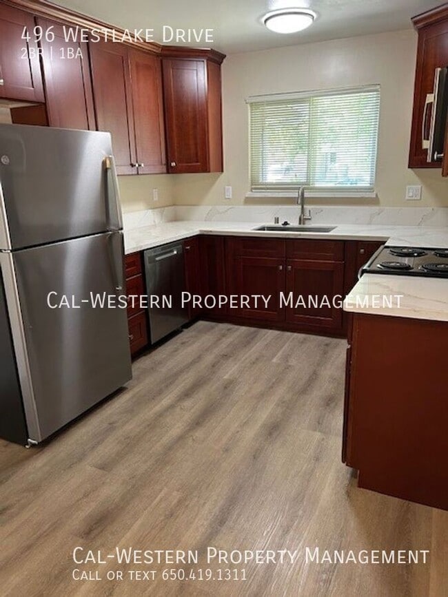 Building Photo - 496 Westlake Dr