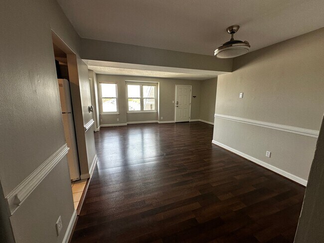 Foto del edificio - 2313 W Great Neck Rd