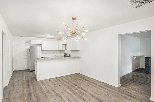 Building Photo - 614 Torreon St