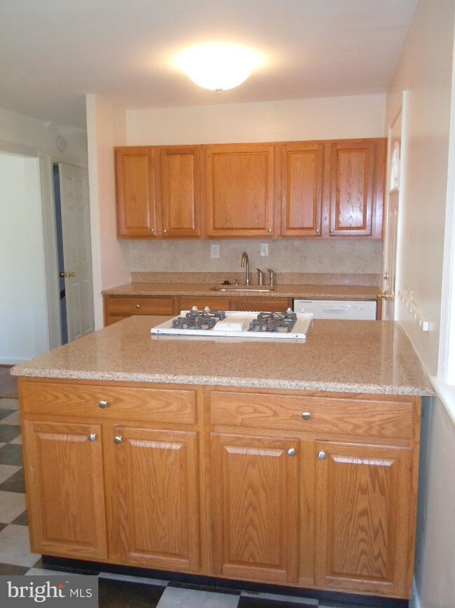 Foto del edificio - 6410 Fairborn Terrace